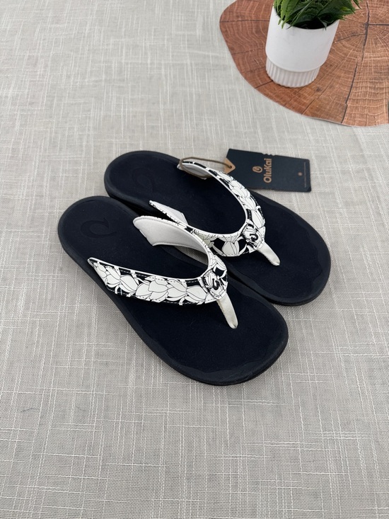 OluKai Shoes - New OluKai Ohana Black and White Floral Flip Flops - NWT